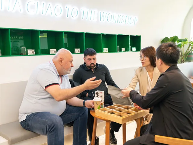 LOONGS WARE meeting with international distributors and business partners